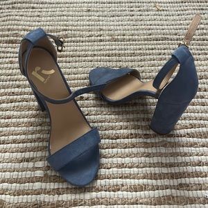 Cute blue suede heels!